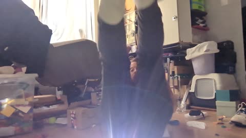 2023-01-12 (3) - La danse des feetent - Twitch Triskelina (clip)