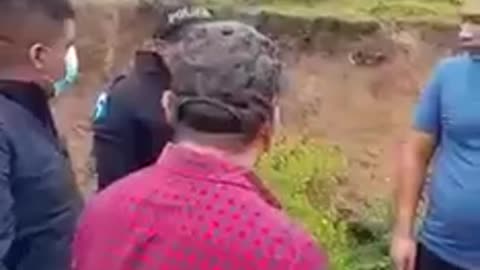 These Cops Are Getting Their Asses Kicked