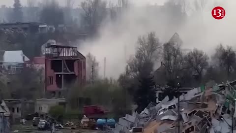 Russian army launches massive missile attack on Bakhmut - Footage from the city