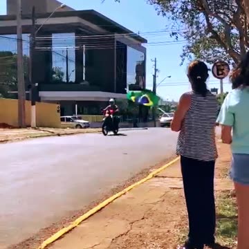 Presidente Bolsonaro atende uma Cidadã em 08 de abril de 2021