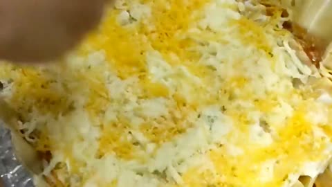 Momma Goat Cooking - Lasagna - You Won't Find Leftovers My Family Destroys This