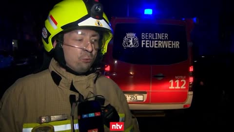 NEW YEAR'S EVE: MIGRANTS TURN BERLIN-NEUKÖLLN INTO A BATTLEFIELD