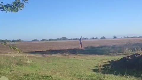 Ukrainian soldier using a MANPADS.