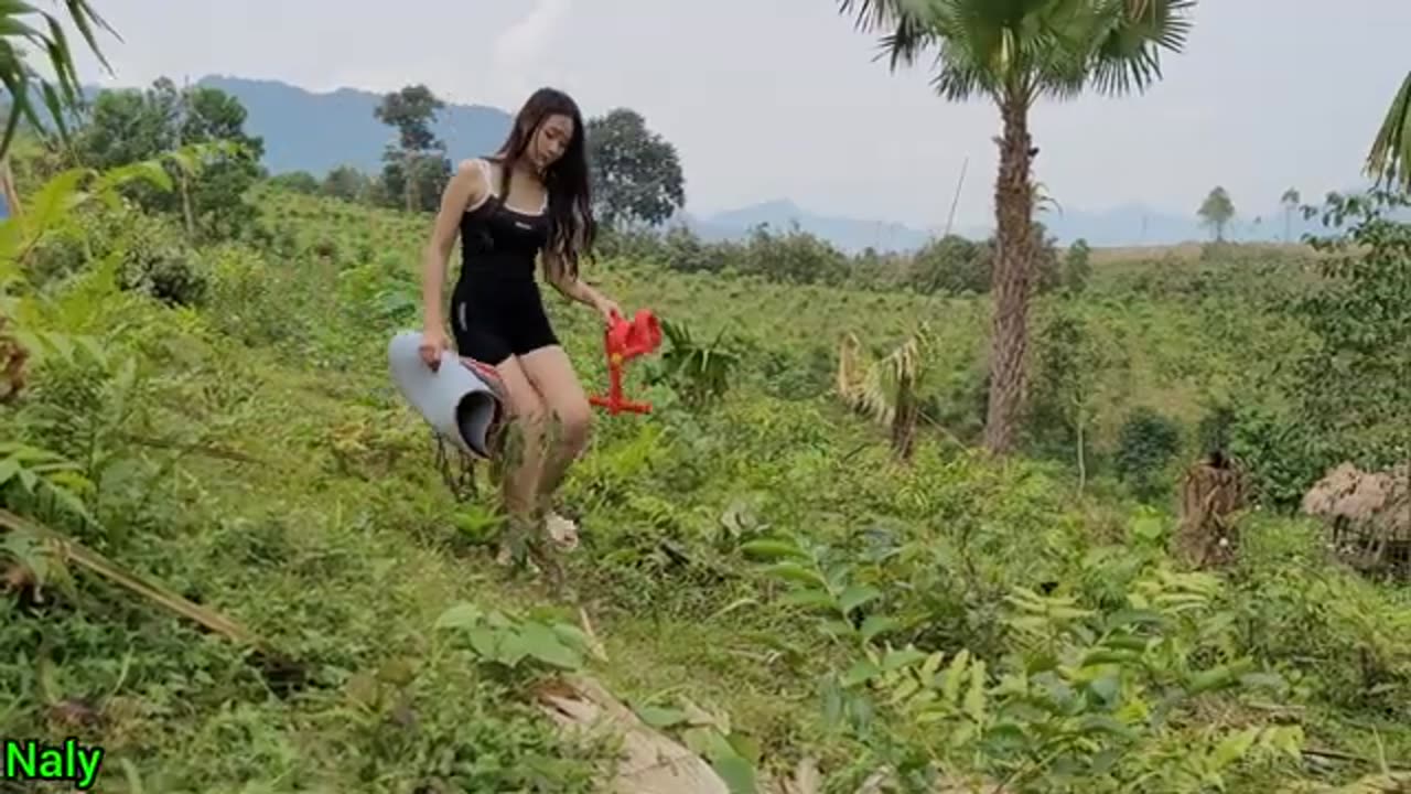 Girl_camping_alone_on_the_hill_and_the_ending....(360p).mp4