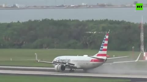 Boeing 737’s tires burst during takeoff