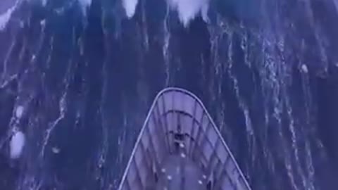 Wild Footage of Ship 🛳 caught in a Previous Stormy 🌊 in the Atlantic Oceans 🌊