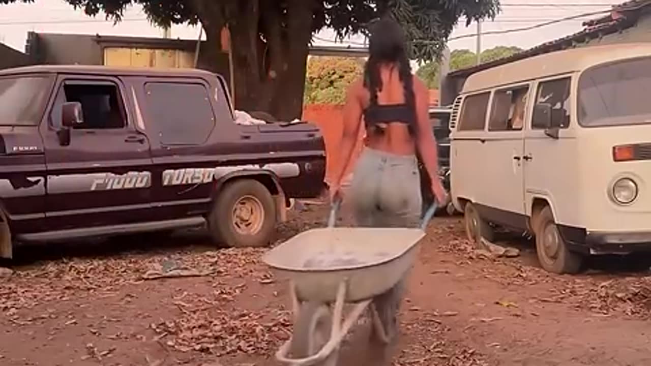 No woman dresses like that in construction.😢