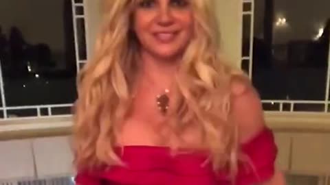 Friendship is over Why Britney Spears didn't come to the Paris Hilton's wedding 😢