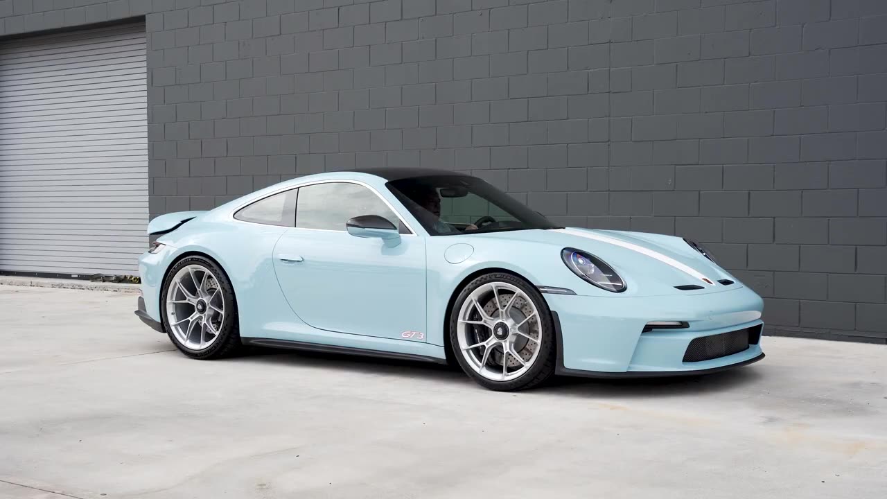 911 GT3 Touring in Gulf Blue