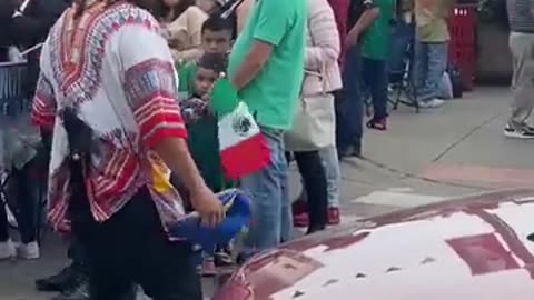 Machete and knife fighting in Chicago on "Mexican Independence Day."