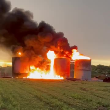 Lightning strike ignites Oklahoma tank battery into flames