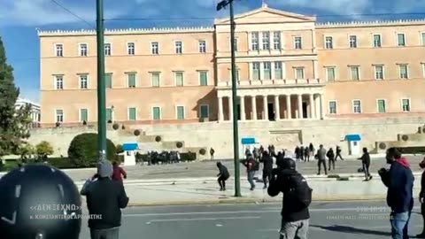 ΔΕΝ ΞΕΧΝΩ