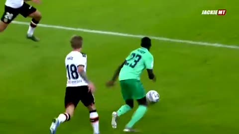 See Some creative football skills: you will surely love these skills