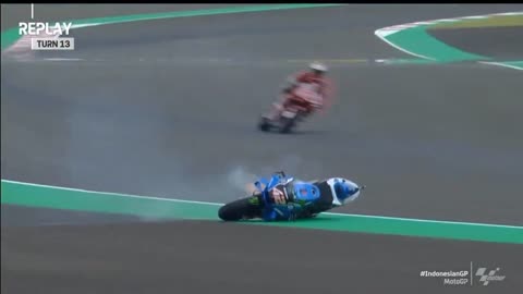 🔴 SIGAP MARSHAL MEMADAMKAN API RED FLAG MOTOGP MANDALIKA