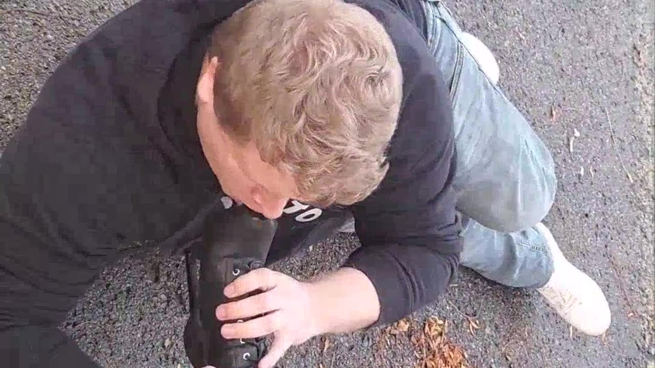 Canadian man pays to lick women's boots
