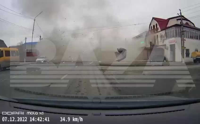 Video of the explosion in a shopping center in Nazran.