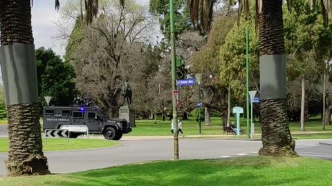 Melbourne Police prepare to open fire at innocent bystanders. 22/9/21