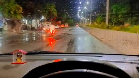 Car driving status for WhatsApp new status