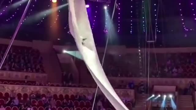 This took some guts 😳 (yobytesIG) #cirquedusoleil #stunt #nodaysoff