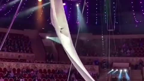 This took some guts 😳 (yobytesIG) #cirquedusoleil #stunt #nodaysoff
