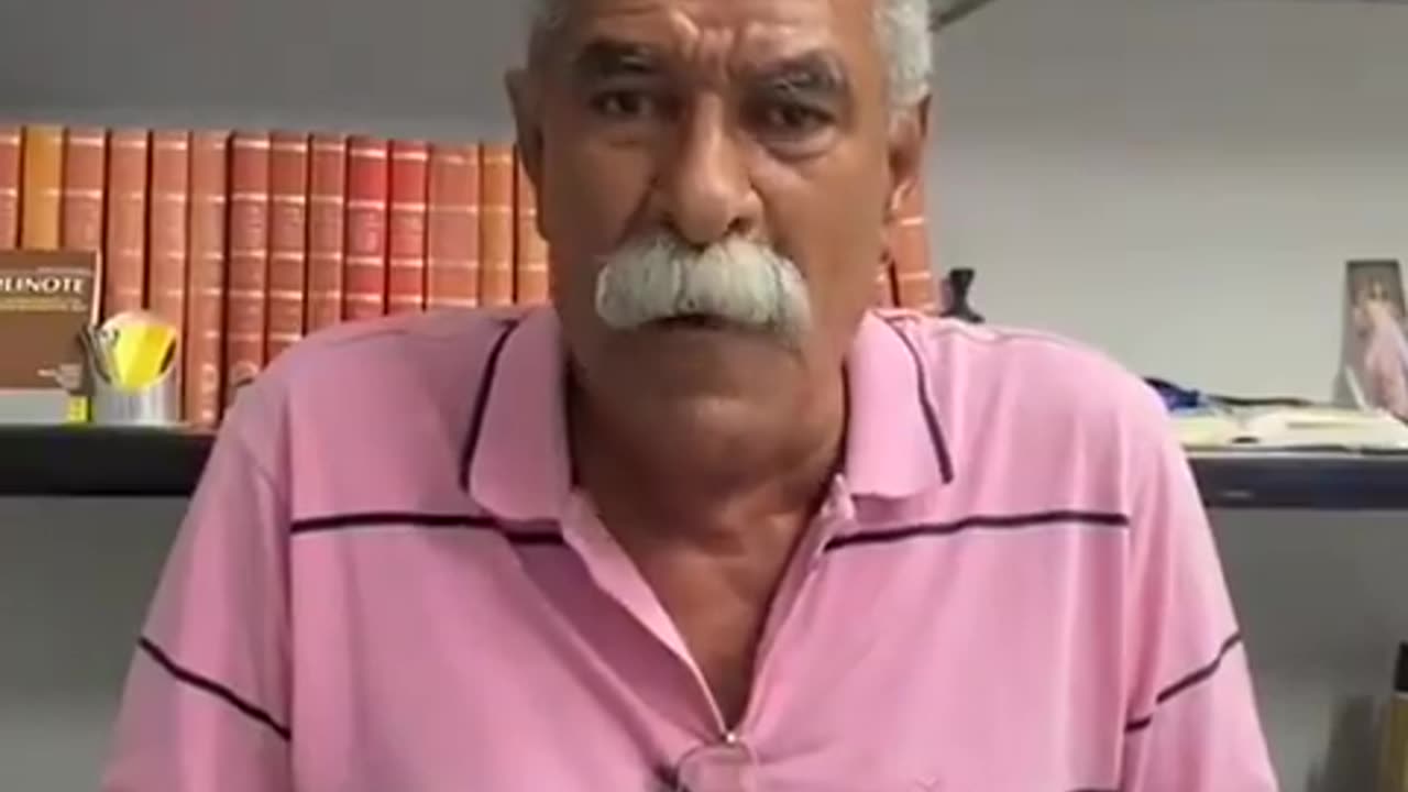 O POVO quer derrotar os comunistas e ladrões que estão no poder, pra cima deles Brasil.