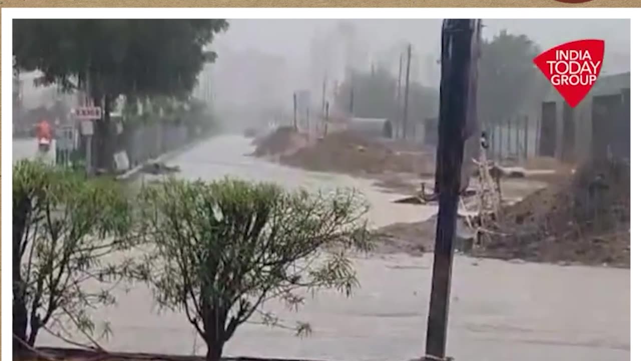 अहमदाबाद- सड़क पर गड्ढा या गड्ढे में सड़क #shorts #heavyrain #ahemdabad #gujarat #truemimansa #viral
