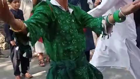 Funny dance 😂