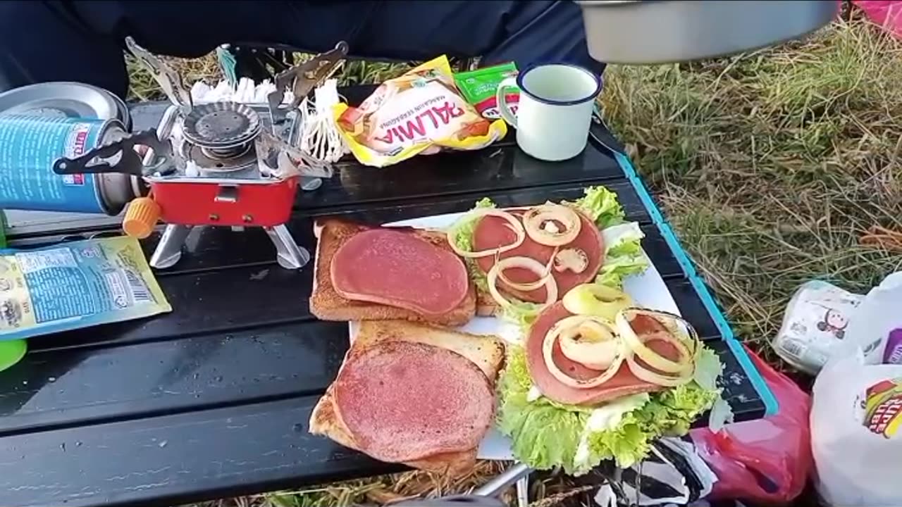 Simple cooking and camping