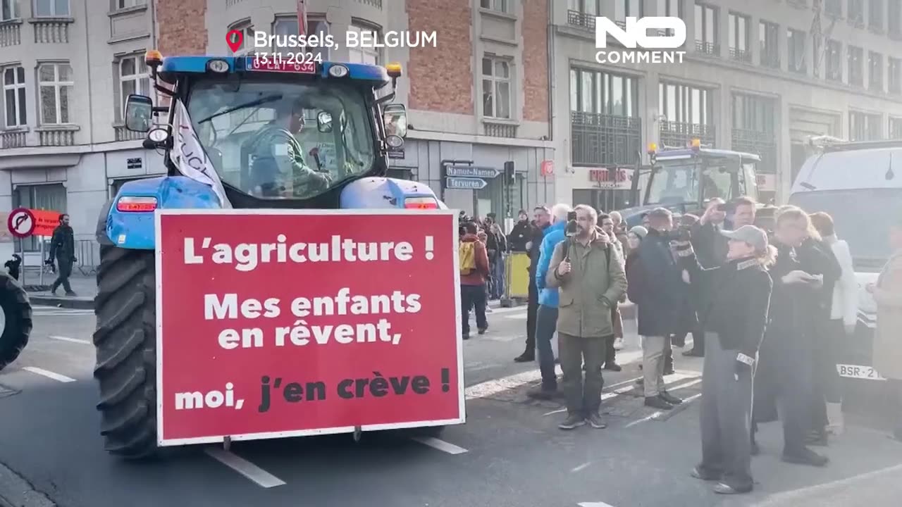 NOTIZIE DAL MONDO Gli agricoltori dicono no all'accordo commerciale tra l'Ue e il Mercosur.Gli agricoltori hanno manifestato davanti alla Commissione UE a Bruxelles