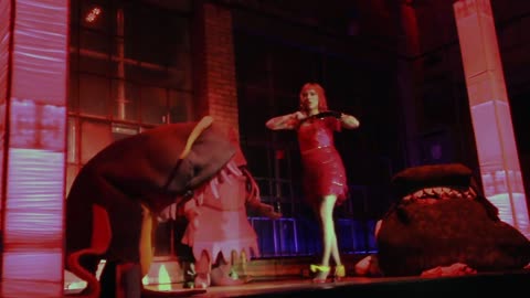 Vee Valentine - La Vore Girl Eaten Alive On Stage!
