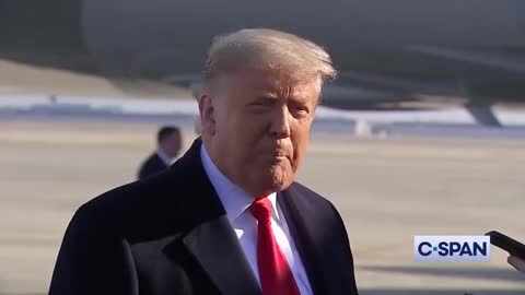Auf seinem Weg nach Alamo hat Präsident Trump sich zu den jüngsten Eingriffen von Big Tec geäußert
