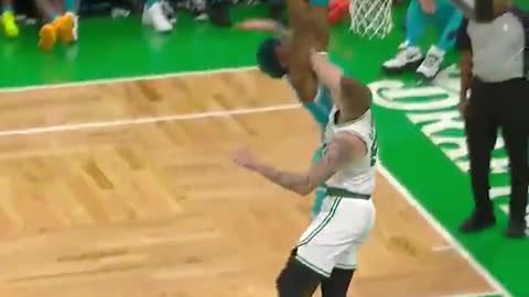 Kai Jones put him on a poster 😳📸