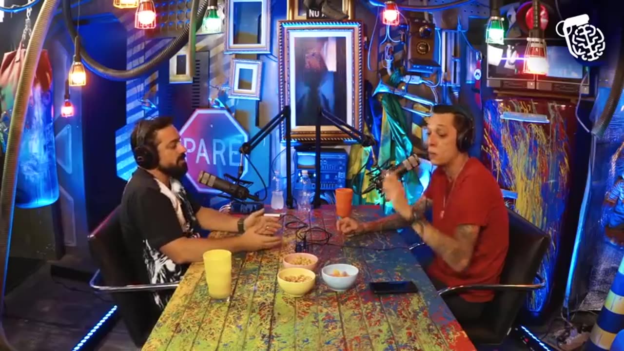 VILELA PREVÊ O FUTURO DO FELIPE NETO - NIL AGRA Cortes do Inteligência Ltda.