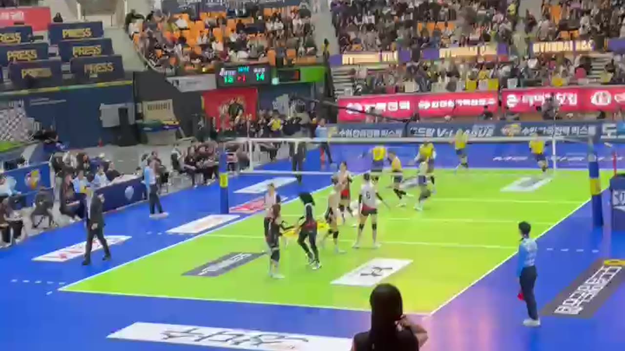 RED SPARKS VS HYUNDAI HILLSTATE