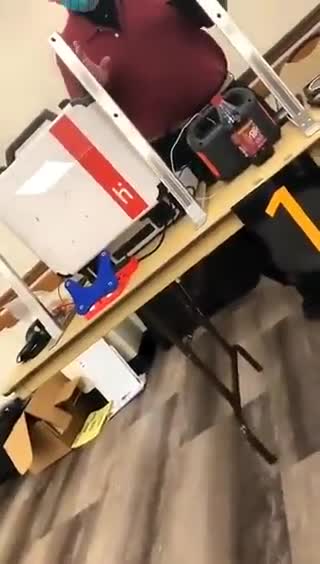 Poll workers not letting republicans vote