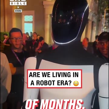 2Chainz meets the new Tesla bot 😲