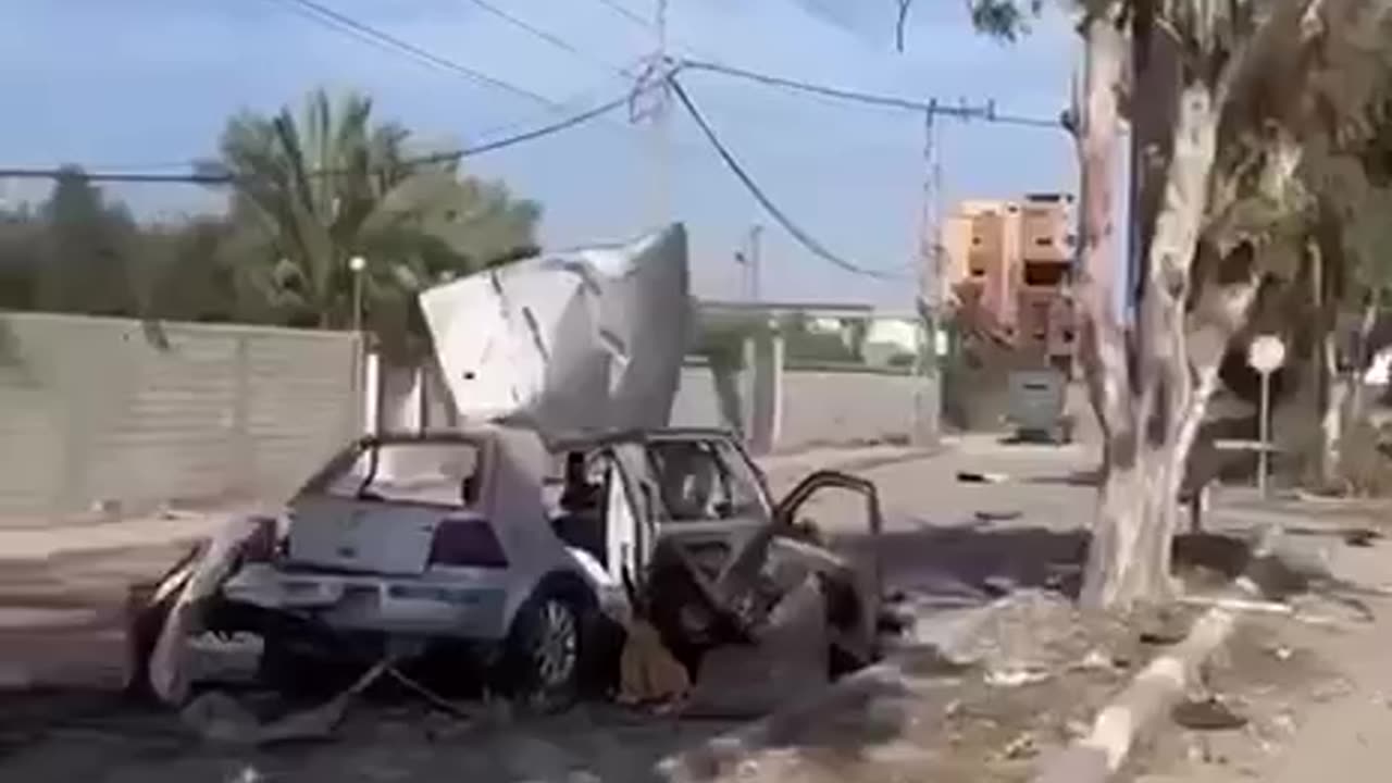►🚨 ⚡️lsraeli warplanes target civilians while fleeing from north to south in Gaza Strip.
