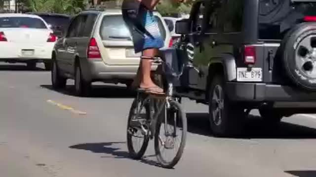 Surf em bicicleta wtf