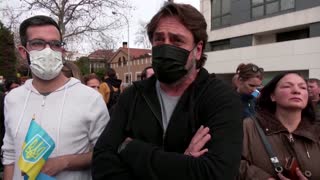 Javier Bardem protests outside Russian embassy