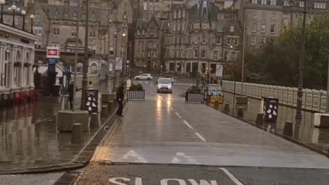 Beautiful London Street view😍🌧️