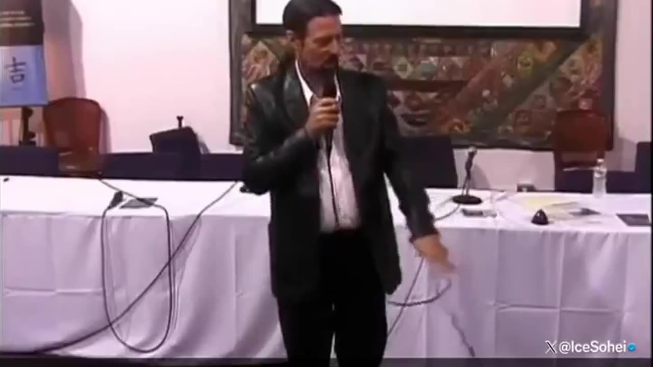 Steven D. Kelley - Cidade subterrânea no Museu Getty