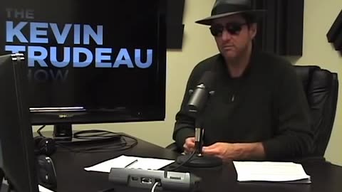 Kevin Trudeau - Merry Christmas vs Happy Holidays, President Obama, Christian