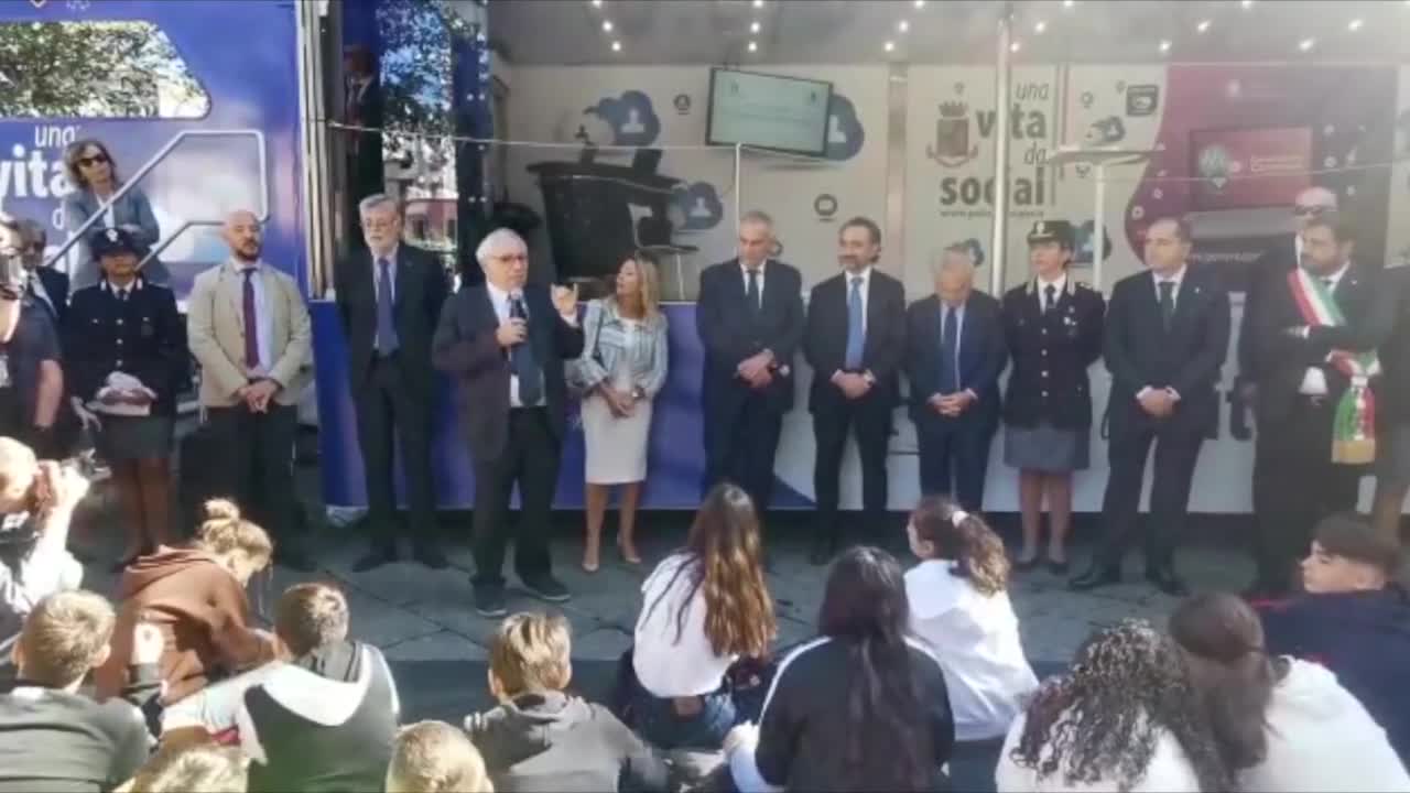 Una vita d social con la polizia e Giannini e Bianchi a Gragnano, 'facciamo rete'