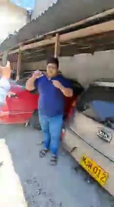 Conductor choca al huir de agentes de tránsito