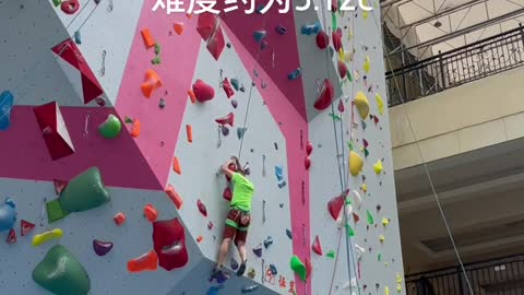 The competition route of rock climbing competition cup elite group is about 5.12cmp4