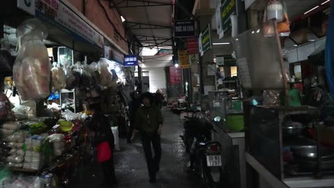 Hanoi, Vietnam, Dec. 8th Photos: Long walk, Old Quarter then west around town, lastly Train Street.