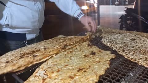 iranian bakery 🇮🇷| How do they bake and sell a thousand Sangak breads a day?