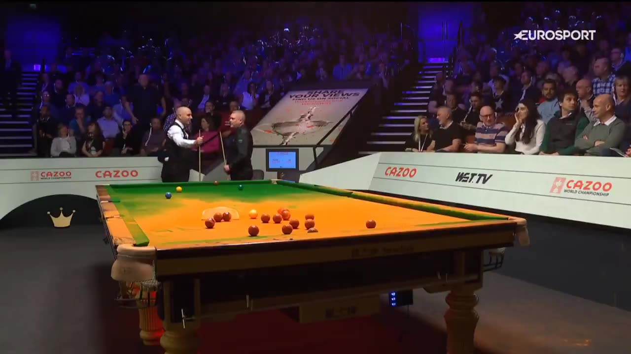 Just Stop Oil climbed on the table and disrupted the Perry vs Milkins march in the world snooker