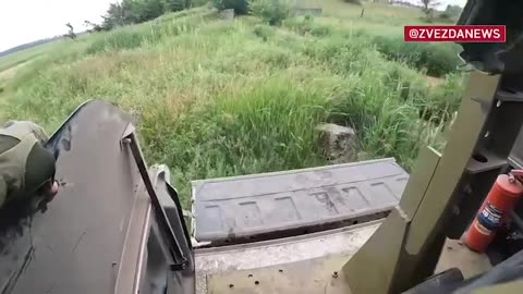 Russian Paratroopers smash Ukraine Forces