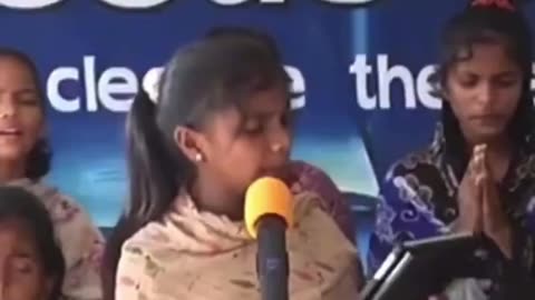 Children India praying for Trump